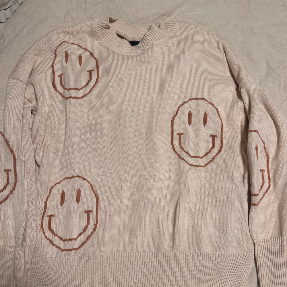 Crewneck Sweater with Smiley Motif - Pink
